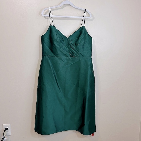 NWT ALFRED SUNG  D777 V-Neck Faux Wrap Cocktail Dress Hunter Green Size 18 - Picture 2 of 16